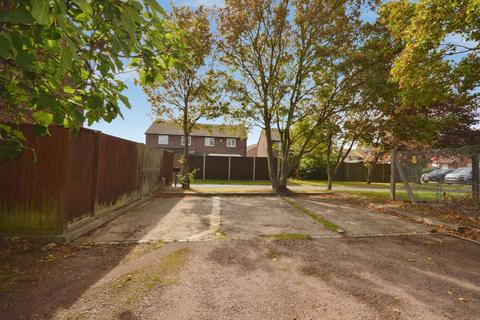 undefined, Glen Walk, Isleworth TW7