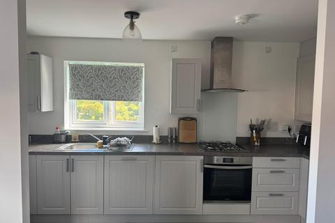 2 bedroom flat to rent, Cornfield Drive, Gravesend