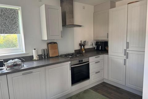 2 bedroom flat to rent, Cornfield Drive, Gravesend