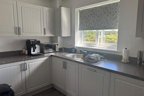 2 bedroom flat to rent, Cornfield Drive, Gravesend