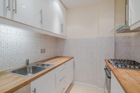 2 bedroom flat for sale, Upper Richmond Road West