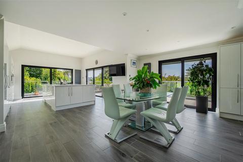 4 bedroom detached house for sale, Flushing