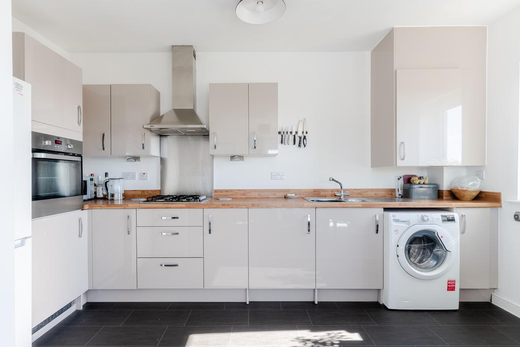 Apartment in Bristol - View 3