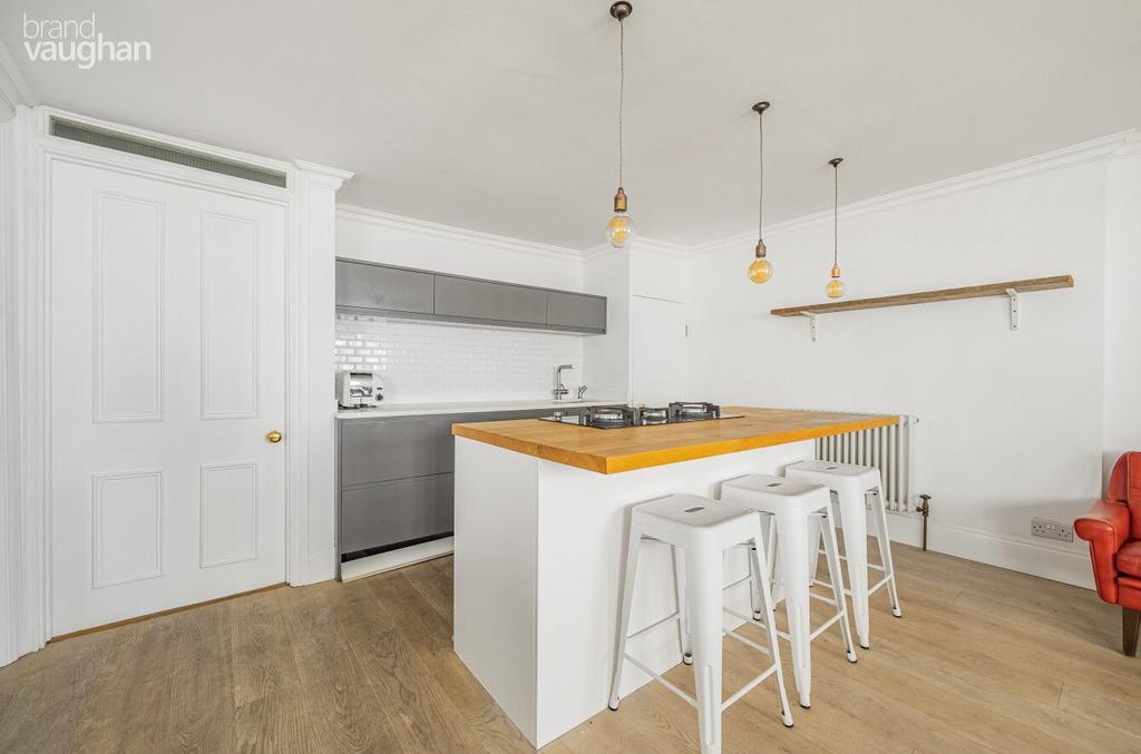 Apartment in Brighton and Hove - View 2