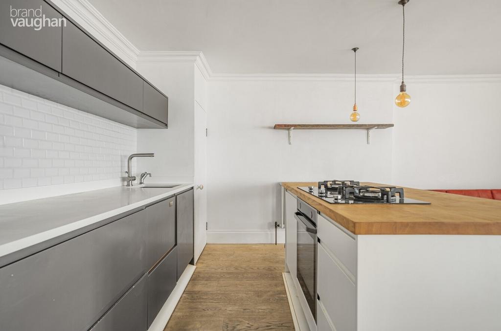 Apartment in Brighton and Hove - View 3