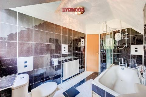 3 bedroom end of terrace house for sale, Green Walk, Crayford