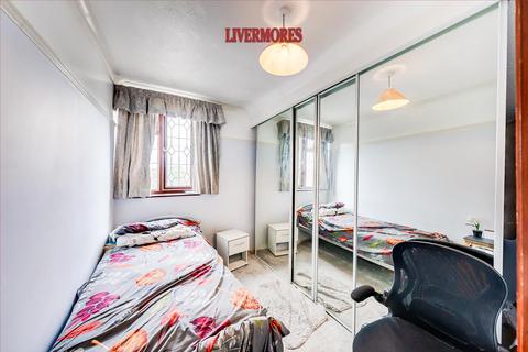 3 bedroom end of terrace house for sale, Green Walk, Crayford