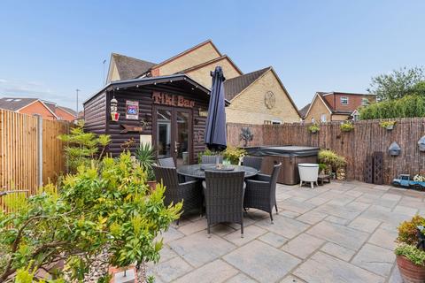 3 bedroom semi-detached house for sale, Cleveland Way, Stevenage SG1
