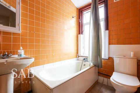 2 bedroom flat to rent, Lady Margaret Road, Southall, UB1