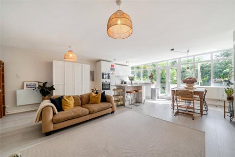 3 bedroom flat for sale, Highland Road, Bromley