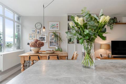 3 bedroom flat for sale, Highland Road, Bromley