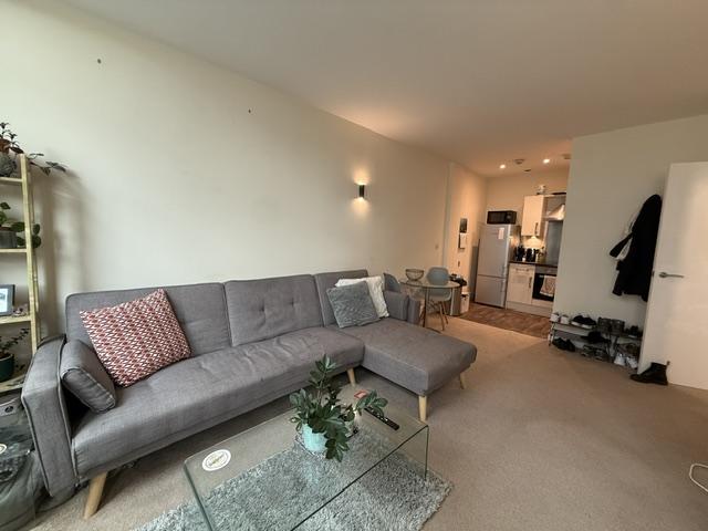 Apartment in Sheffield, Brookshaw Park, Neepsend - View 2