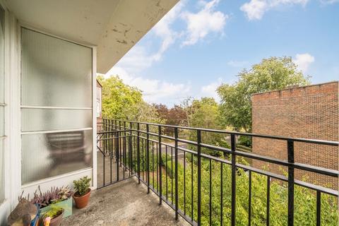 3 bedroom flat for sale, Peckham Rye, London SE22