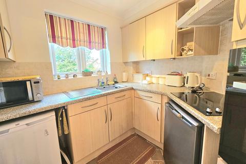 1 bedroom apartment for sale, Hunters Court, Streetly, Sutton Coldfield