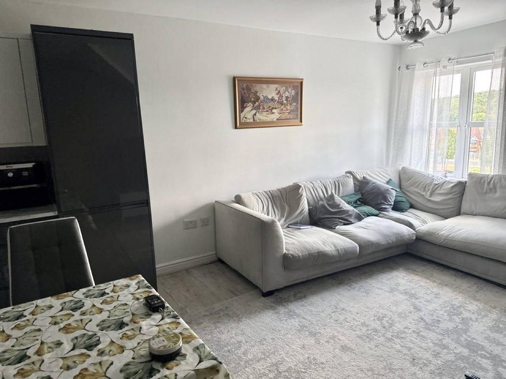 Apartment in Rotherham, Dalton - More