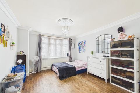 3 bedroom terraced house for sale, Burnham Gardens, Hounslow, Middlesex, TW4