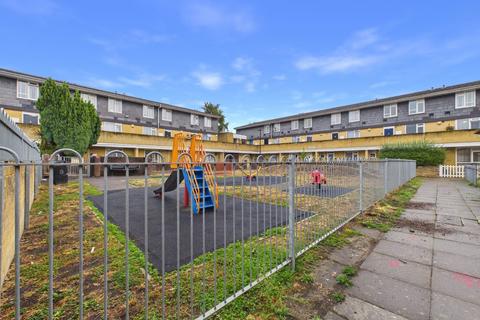 2 bedroom maisonette for sale, Southern Avenue, Feltham, Middlesex, TW14