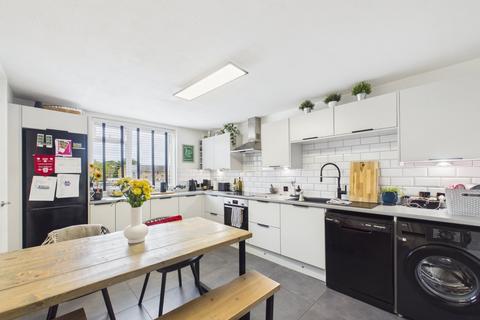 2 bedroom maisonette for sale, Southern Avenue, Feltham, Middlesex, TW14