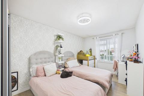 2 bedroom maisonette for sale, Southern Avenue, Feltham, Middlesex, TW14