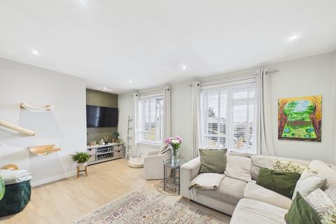 2 bedroom maisonette for sale, Southern Avenue, Feltham, Middlesex, TW14