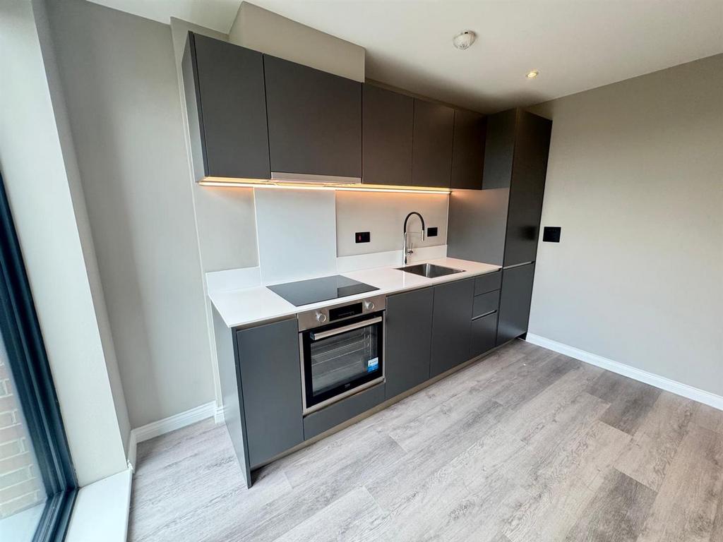 Apartment in Leeds - View 3