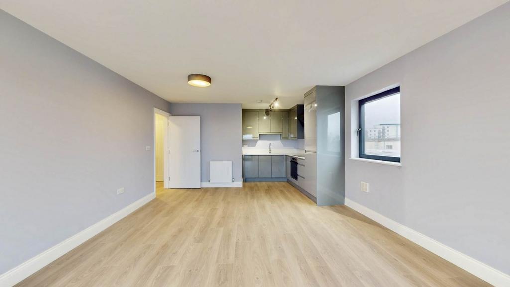 Apartment in Hounslow - View 3