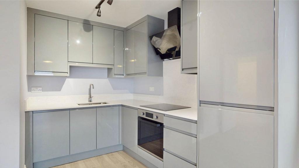 Apartment in Hounslow - View 4
