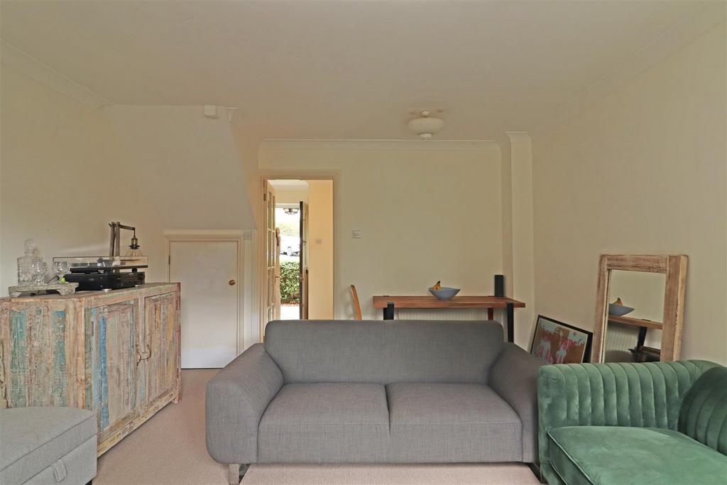 House in Redhill - View 3