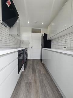 1 bedroom flat to rent, Limes Avenue, Chigwell IG7