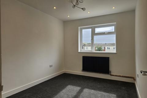 1 bedroom flat to rent, Limes Avenue, Chigwell IG7