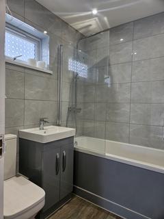 1 bedroom flat to rent, Limes Avenue, Chigwell IG7