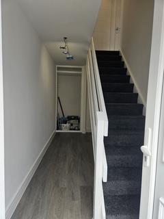 1 bedroom flat to rent, Limes Avenue, Chigwell IG7