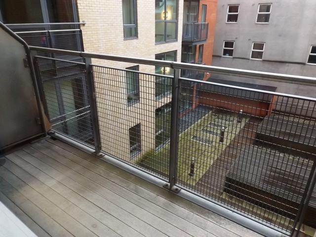 Apartment in Sheffield, South Yorkshire - More