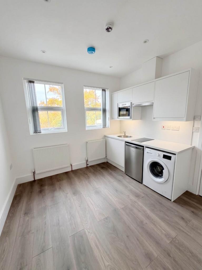 House in London - View 2