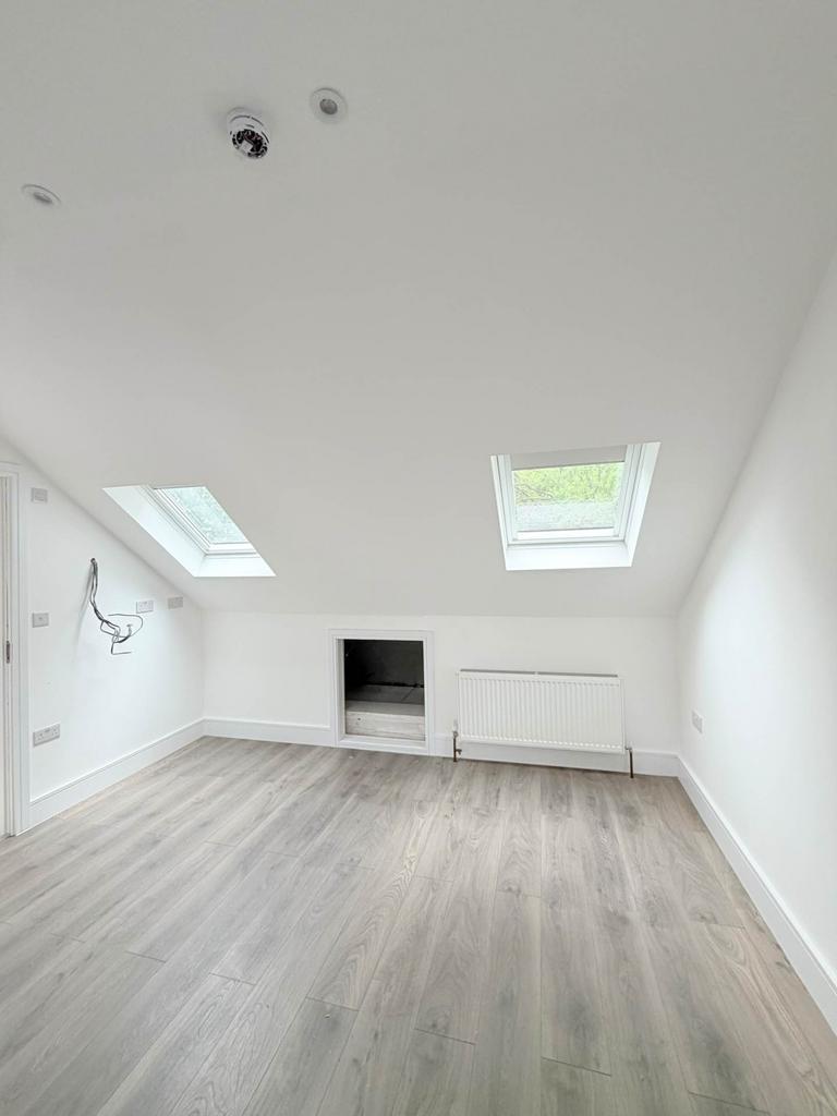 House in London - View 3