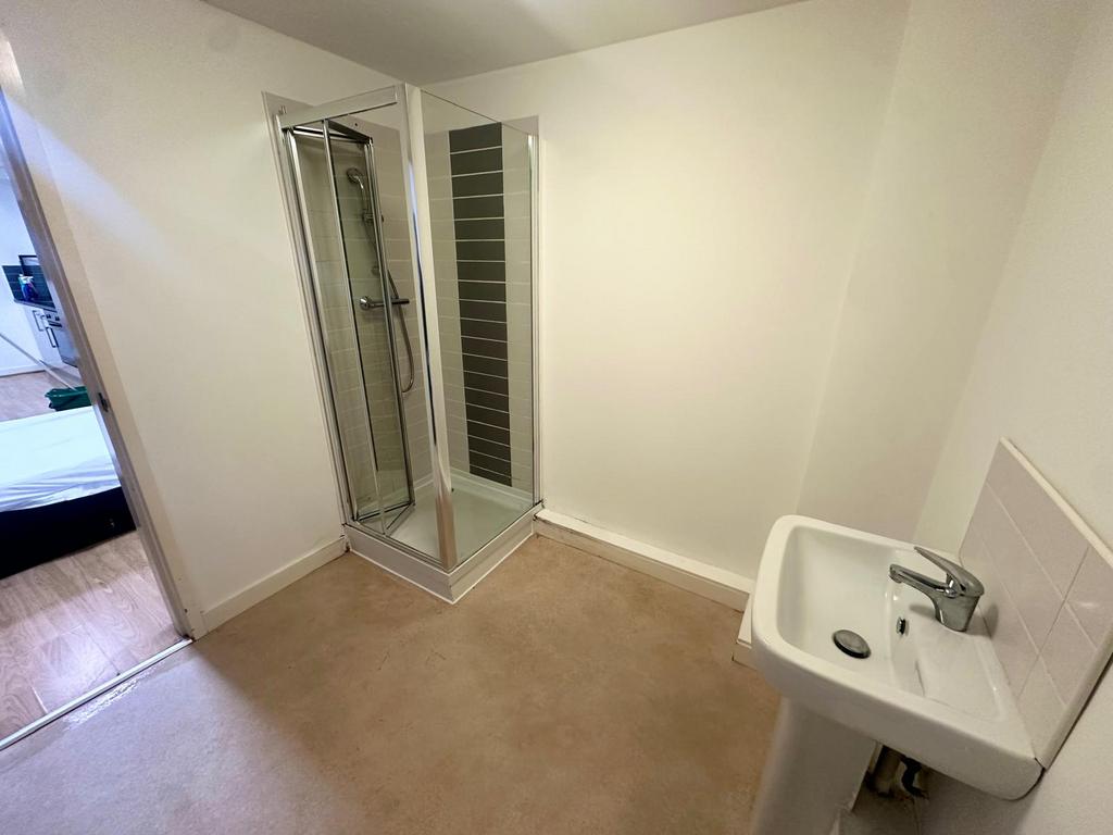 Apartment in Liverpool - View 5