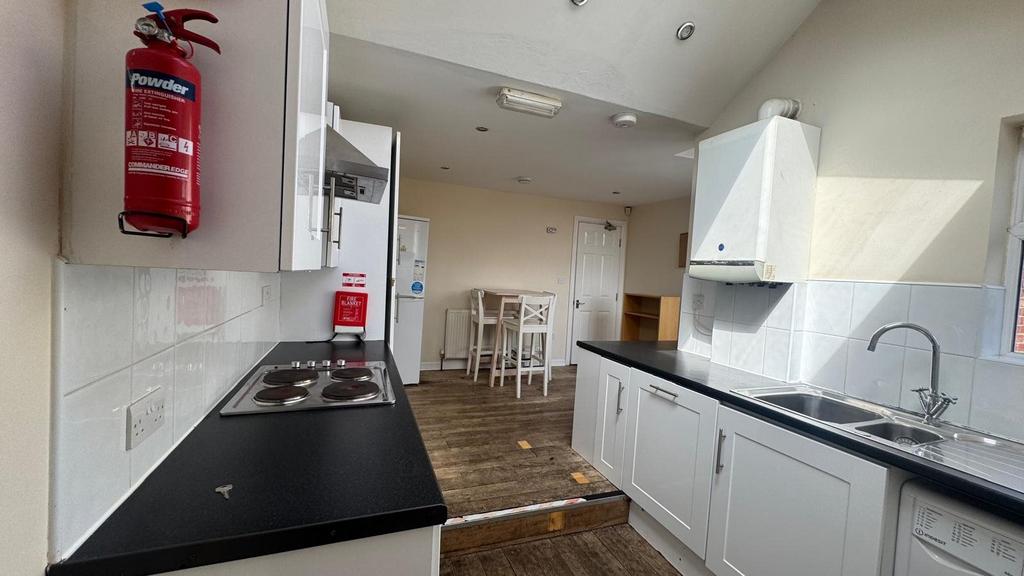 Apartment in Newcastle upon Tyne, Cradlewell, Sandyford - View 2