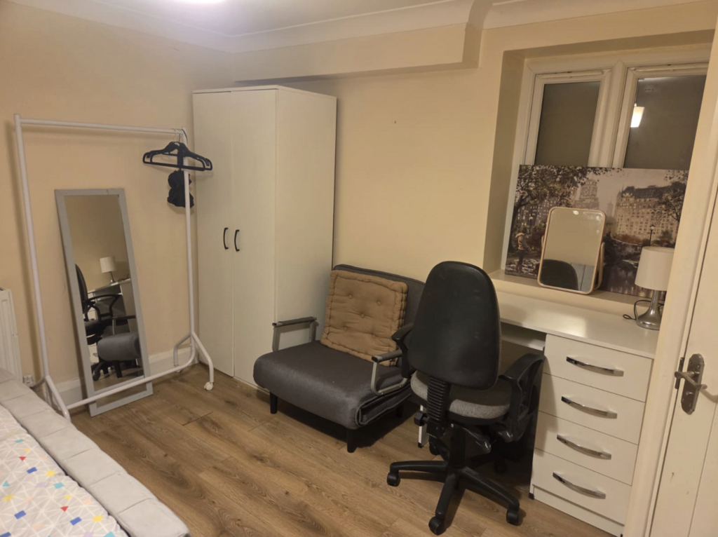 Apartment in London - View 3
