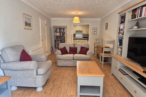 1 bedroom apartment for sale, Hertswood Court, Hillside Gardens, High Barnet, EN5
