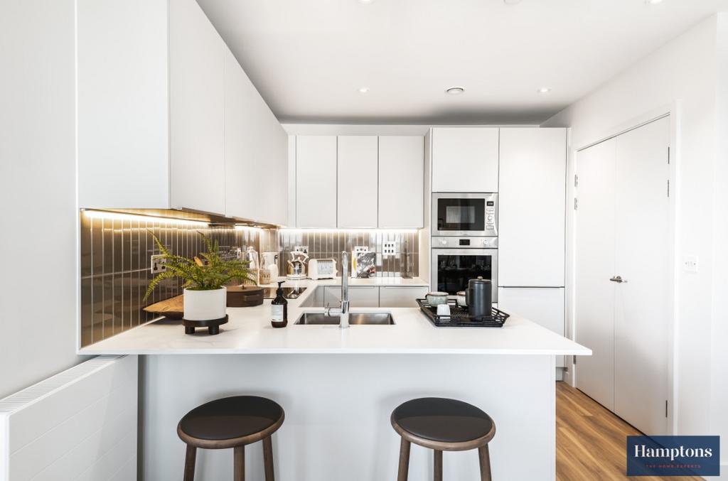 Apartment in Croydon - View 3