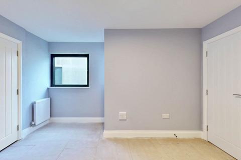 undefined, Hanworth Road, Hounslow