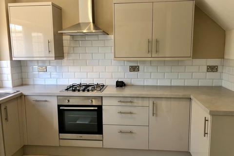 3 bedroom semi-detached house to rent, Porthcawl CF36