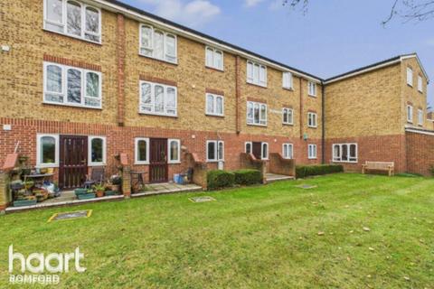 2 bedroom retirement property to rent, Frazer Close, ROMFORD