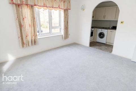 2 bedroom retirement property to rent, Frazer Close, ROMFORD