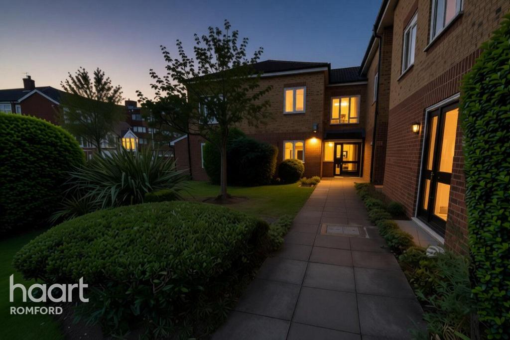House in ROMFORD - View 4