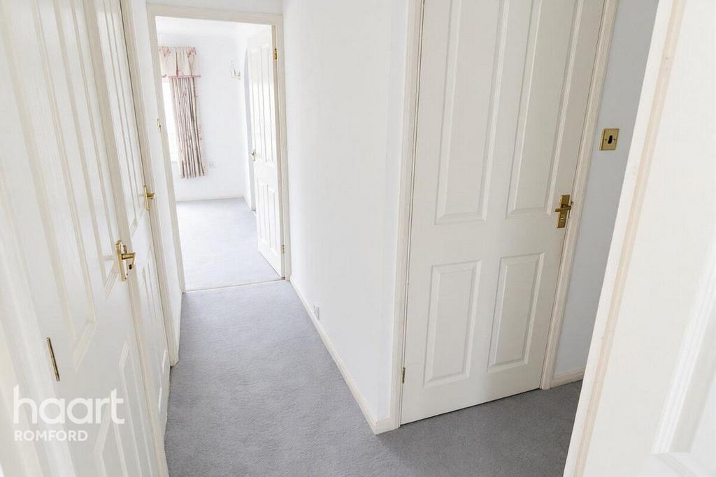 House in ROMFORD - View 5