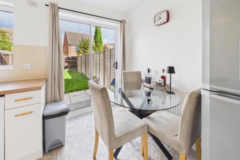 2 bedroom terraced house to rent, Woodbreach Drive, Market Harborough