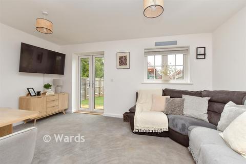 2 bedroom end of terrace house for sale, Beckett Gardens, Faversham, Kent