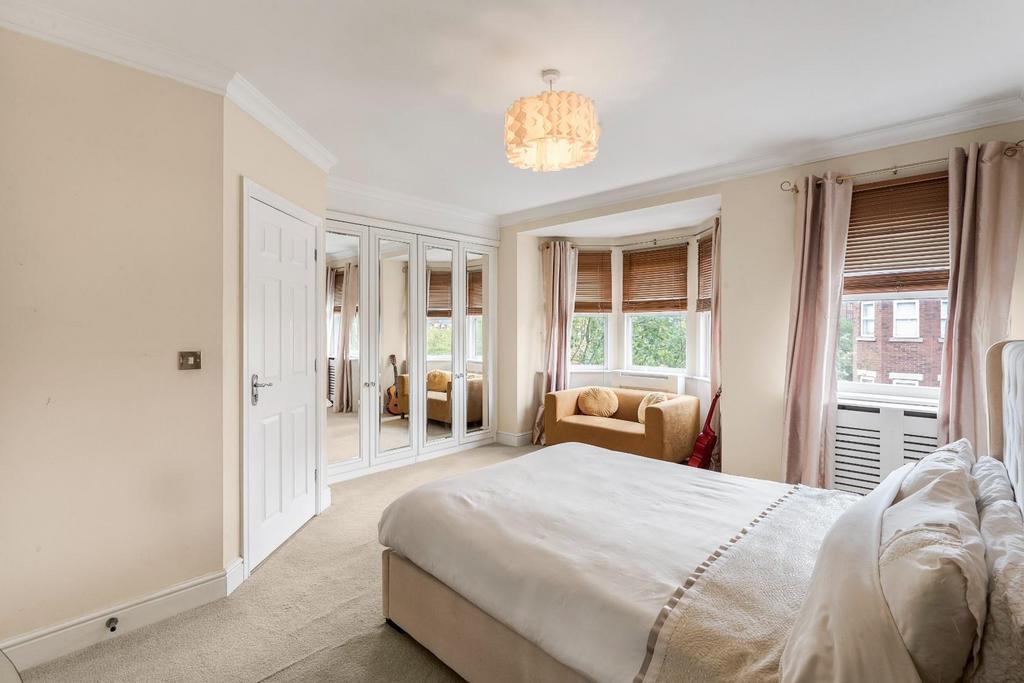 House in Leeds, Far Headingley, Weetwood - View 4