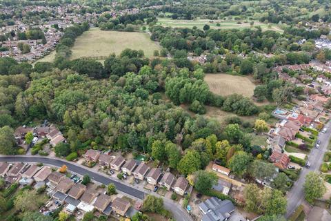 undefined, Finchampstead Road, Finchampstead, RG40